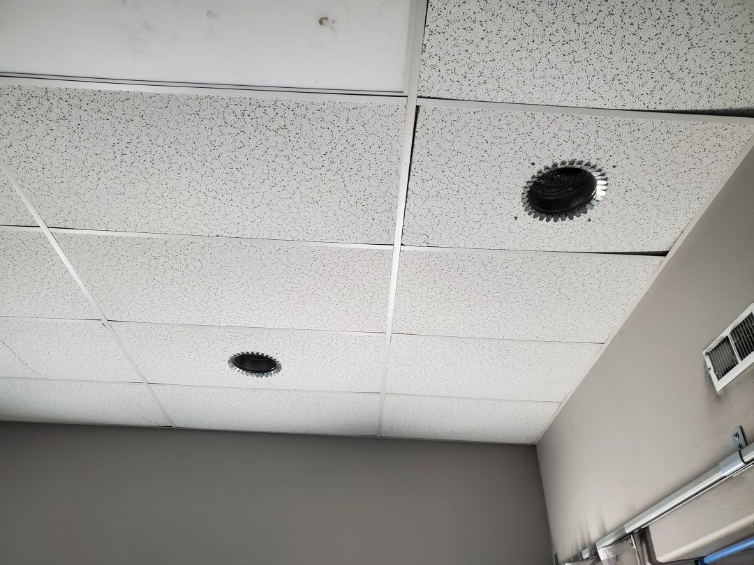 ceiling vents 1.jpg